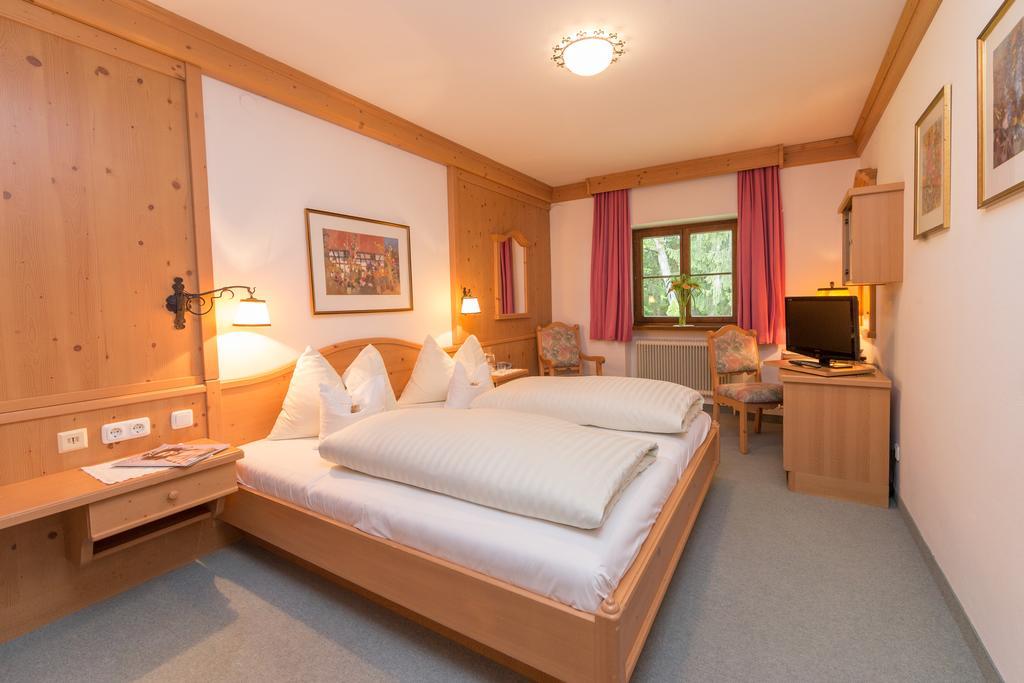 Der Erlhof Restaurant & Landhotel Целль-ам-Зеє Номер фото